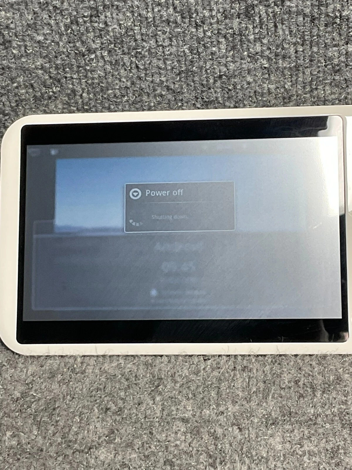 Universal Android Tablet M-001 9 Volt Touchscreen Mini White Device