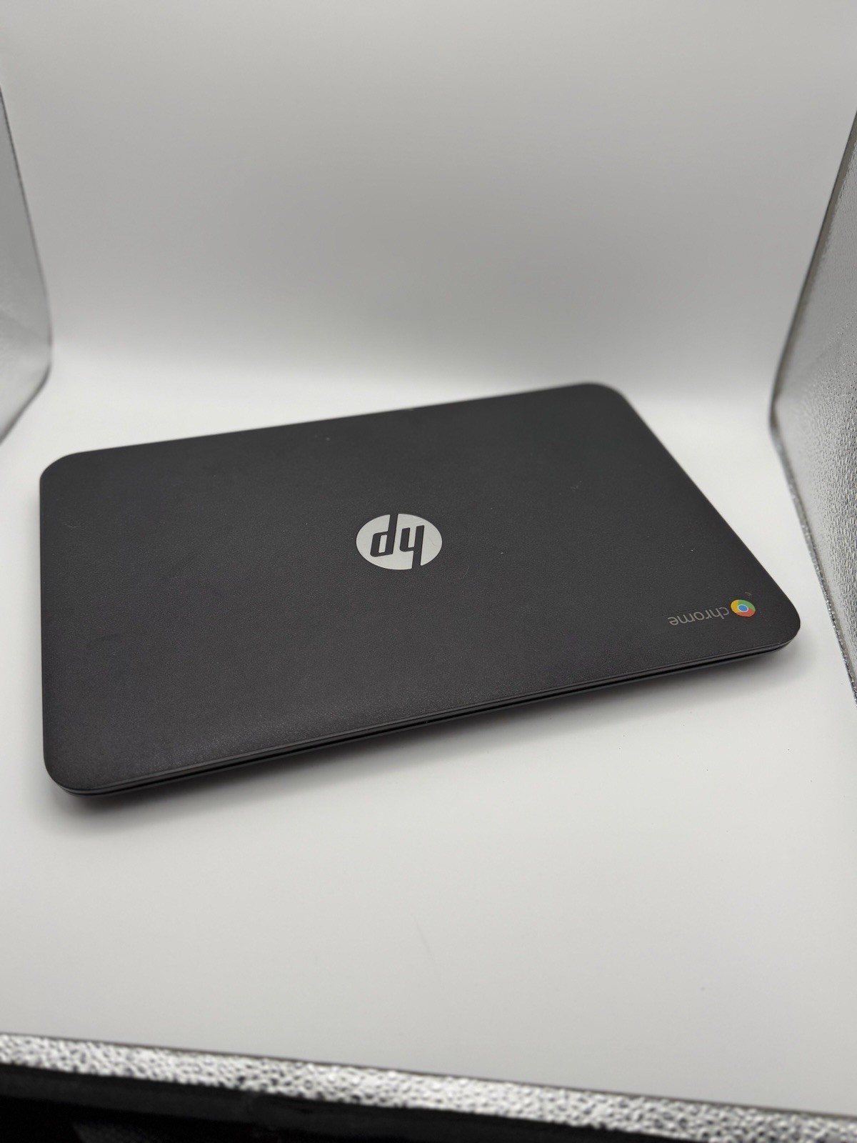 HP ChromeBook 11 G4 TPN-Q151 11.6″ Laptop-Parts Only Works W/ Charger