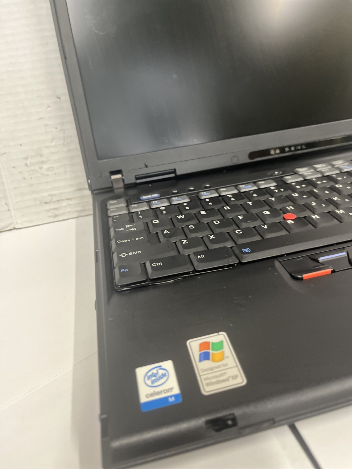 Lenovo ThinkPad R50e Intel Celeron M 1.40GHz 512MB RAM No HDD – Parts