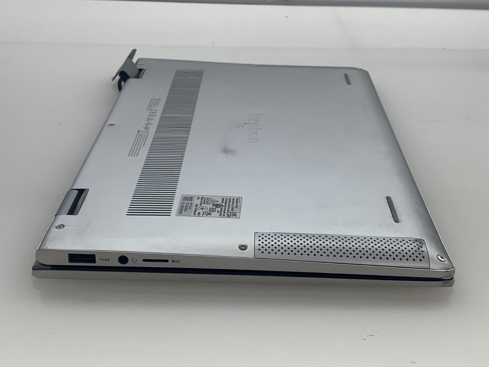 DELL INSPIRON 7306 2N1 I5-1135G7@ 2.40GHz 8GB RAM TOUCH NO OS/SSD WAC *READ