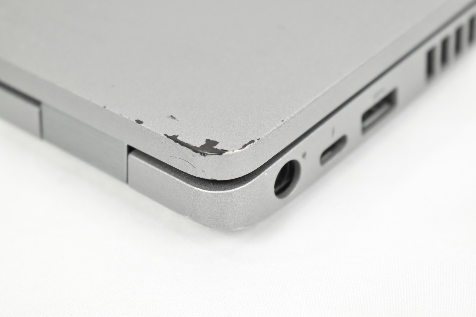 Dell Latitude 5511 i7-10850U 2.7GHz 16GB No HD No OS For Parts or Repair Only