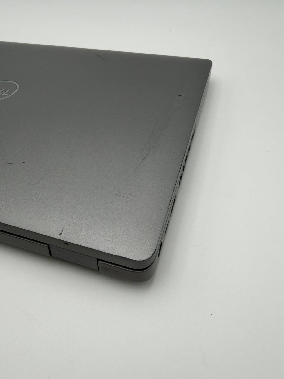 Dell PRECISION 15.6″ HD 3551 Laptop i7-10875H 2.30GHz no ram/ssd/charger