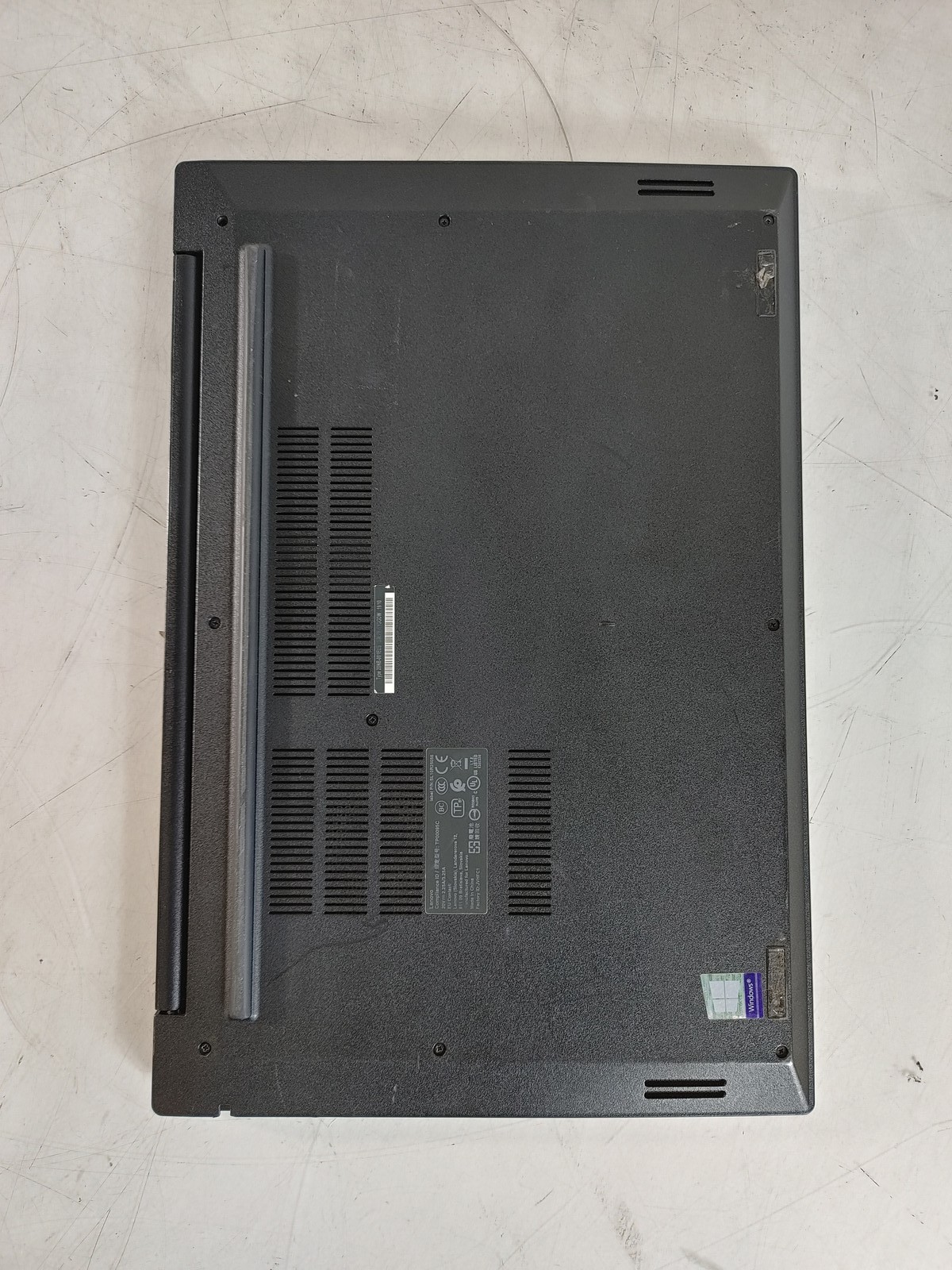 Lenovo ThinkPad E590 Core i7-8565U 1.80 GHz 8 GB DDR4 No HDD