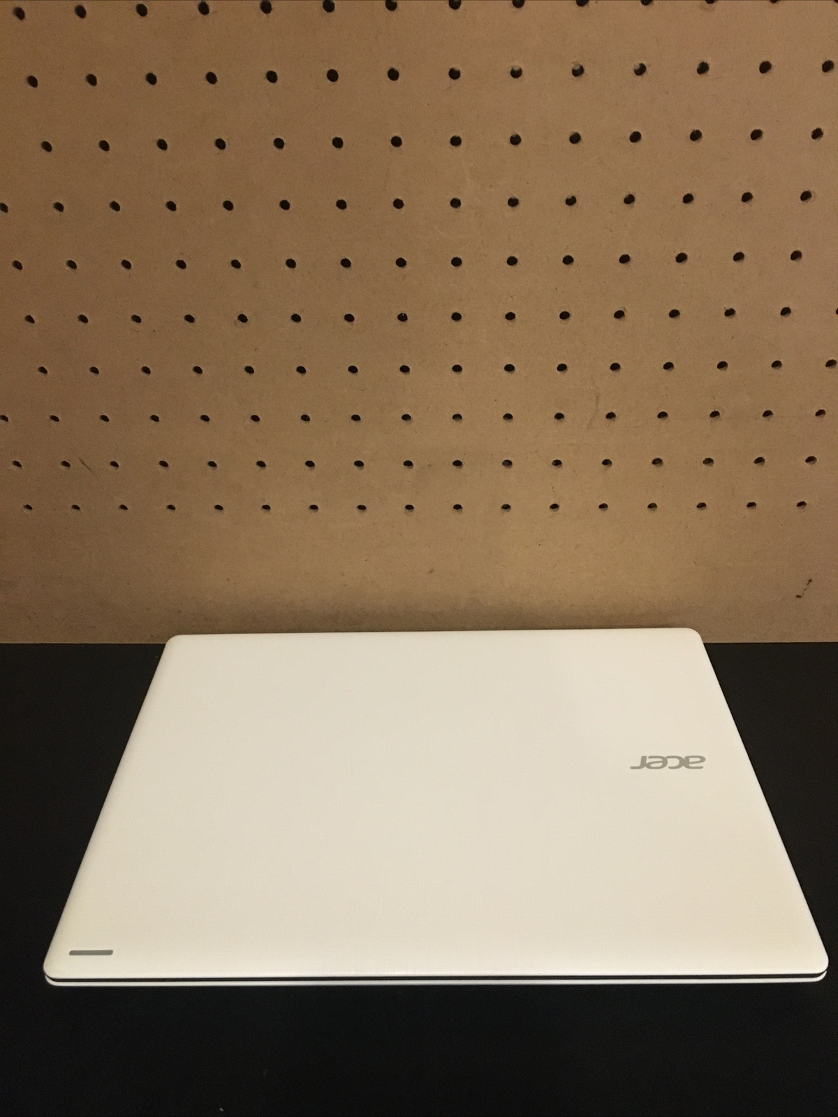 Acer Aspire One 11. A01-132-C3T3 N16Q9 FOR PARTS Or Repair. Cracked Screen￼