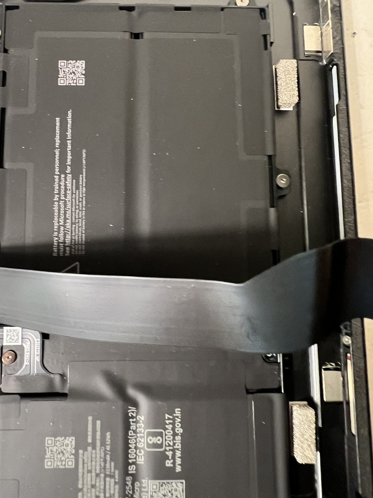 Microsoft Surface Pro 9 13″ i5-1235U 8GB RAM 2038 As-Is No Screen No SSD READ!!!