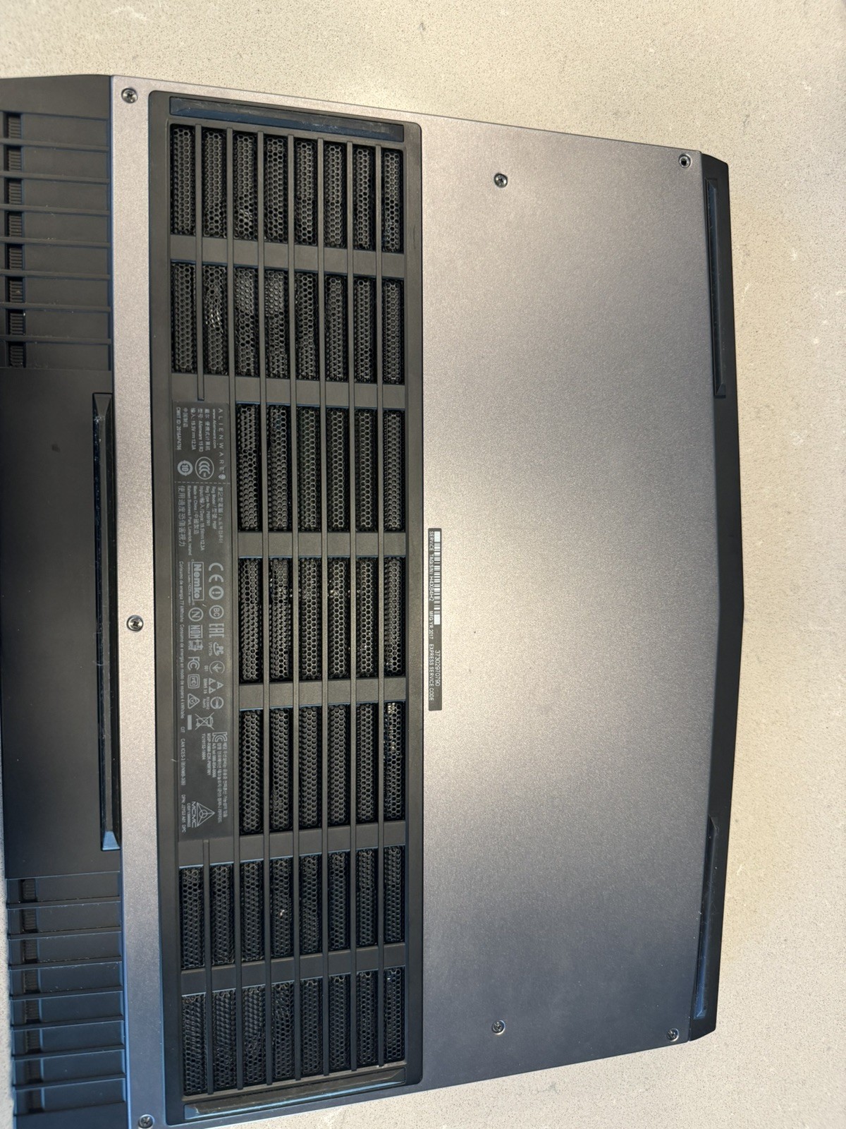 Dell Alienware 15 R3 Intel i7-7700 @2.50GHz 16GB RAM NO SSD For Parts