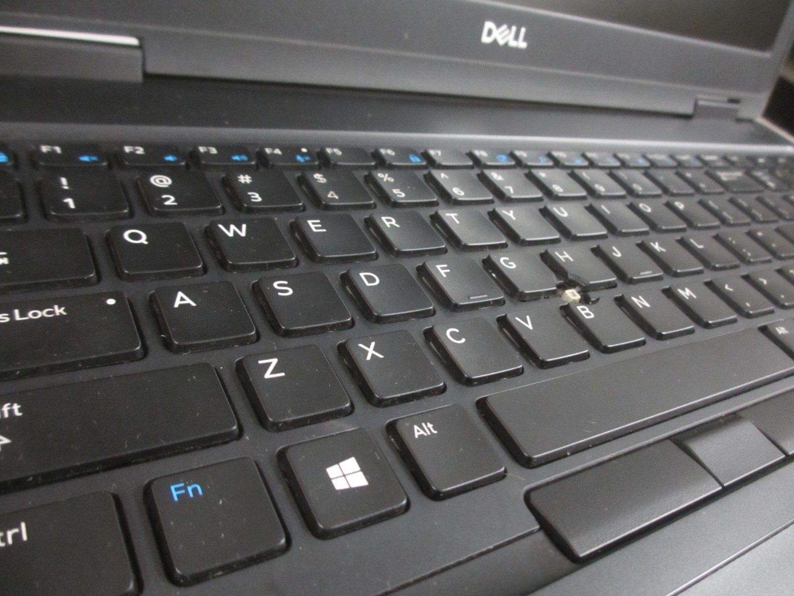 Dell Latitude 5590 i5-8350U 1.7GHz 16GB 500GB NO OS Laptop +AC READ-