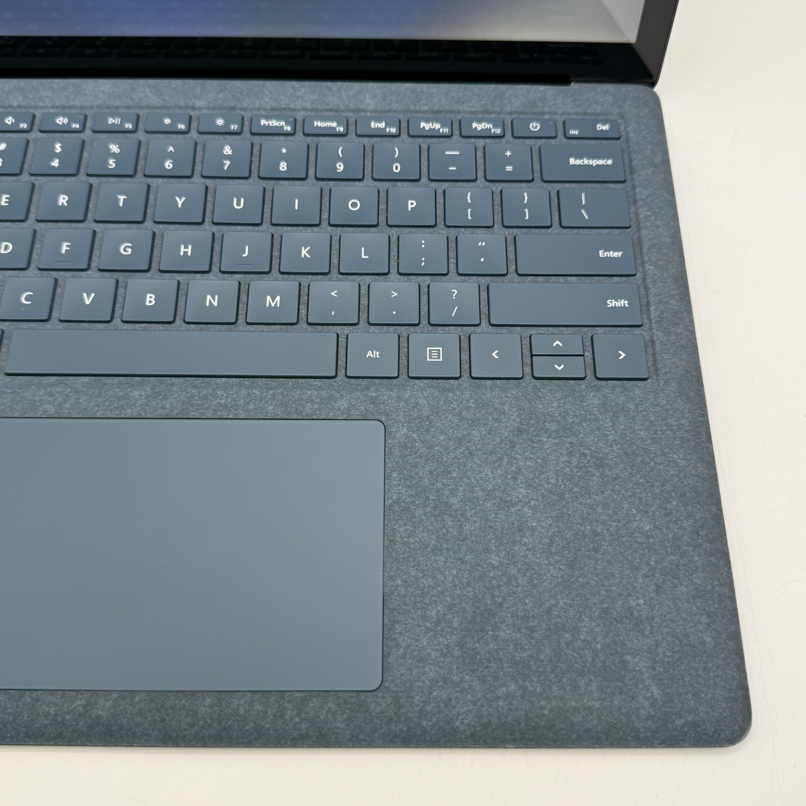 Microsoft Surface Laptop 3 1867 13.5″ i5-1035G7 8GB 256GB SSD Win11 Pro FAIR