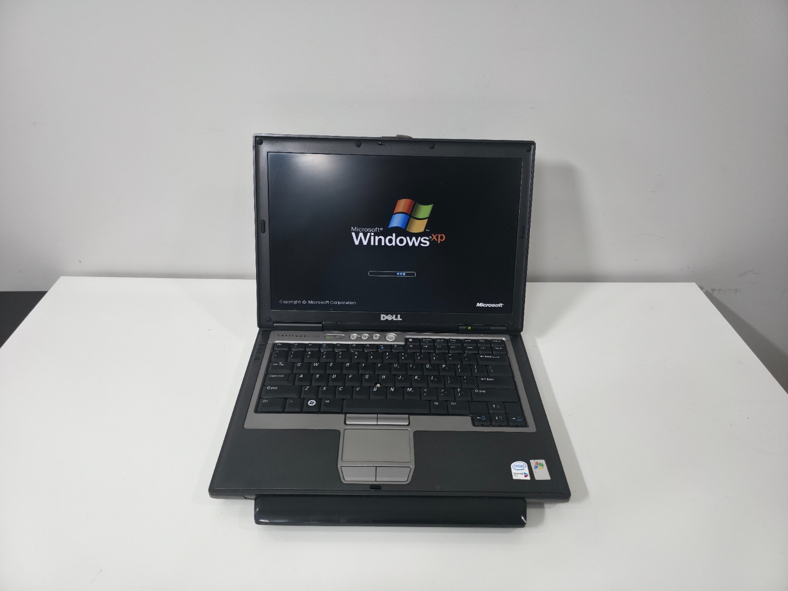 Dell D620 Laptop 2.33ghz 1gb Windows XP Pro WIFI DVD 500GB very fast! RS232