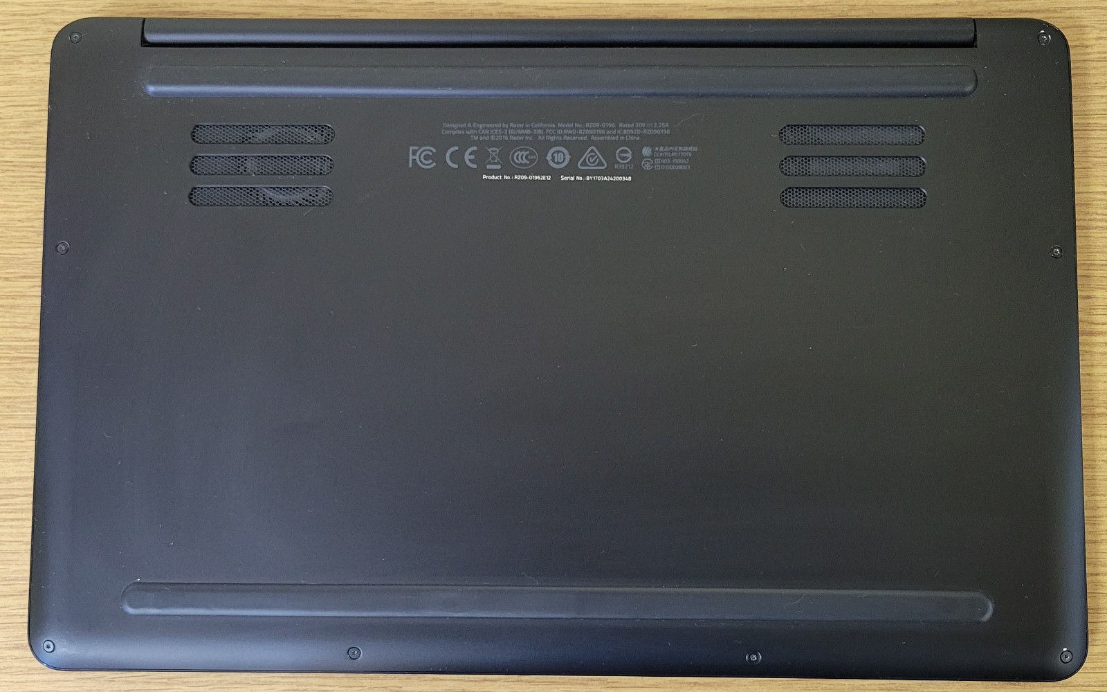 Razor Blade Stealth RZ09-0196 Gaming Laptop i7-7500U 2.70GHz 16GB 128GB No OS