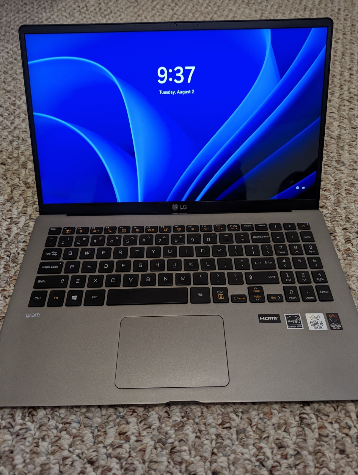 LG gram 15.6″ (256GB SSD, Intel Core i5 10th Gen., 3.70 GHz, 8GB) Laptop -Silver