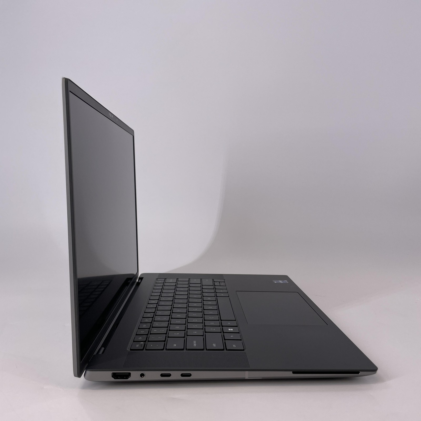Dell Precision 5680 16 FHD+ 2.4 GHz i7-13700H 32GB 512GB SSD RTX A1000 Very Good
