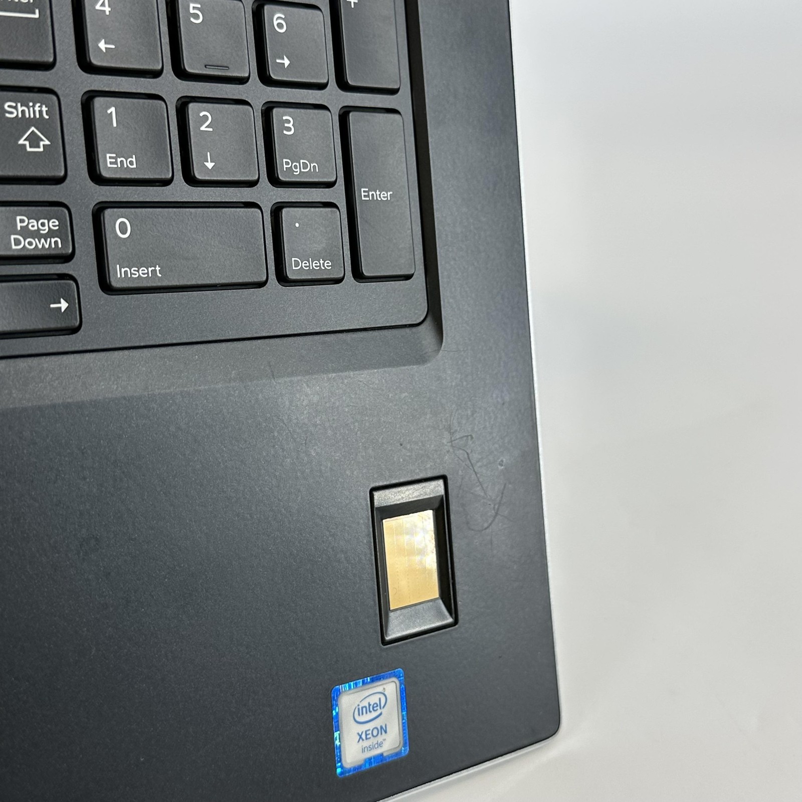 Dell Precision 7730 17.3 4K Xeon E-2176M 2.70GHz 64GB 1TB SSD Missing Trackpoint