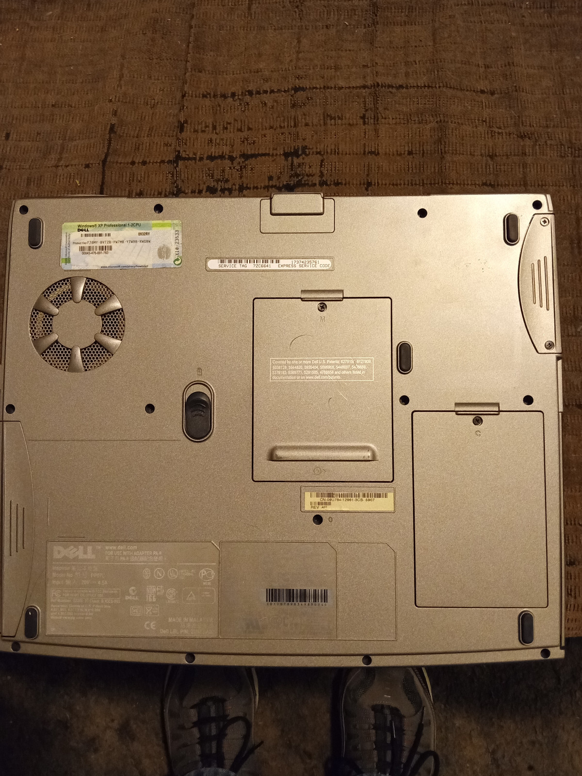 Vintage Dell Inspiron 1100 Laptop 2.40GHz 40GB HD Windows XP Pro. Nice!