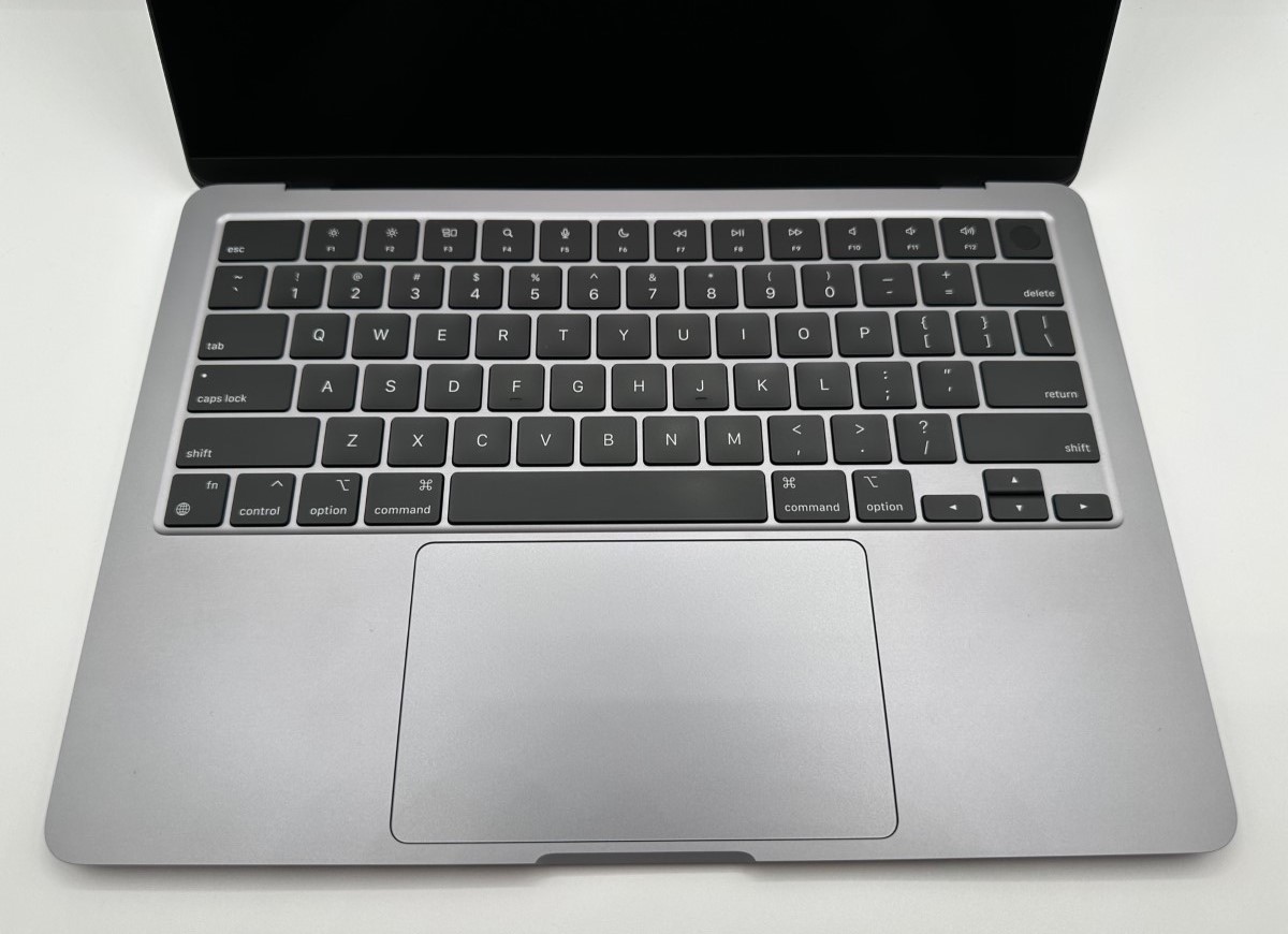 Apple MacBook Air (M2, 2022) A2681 13.6″ 8GB, 256GB SSD – Space Gray