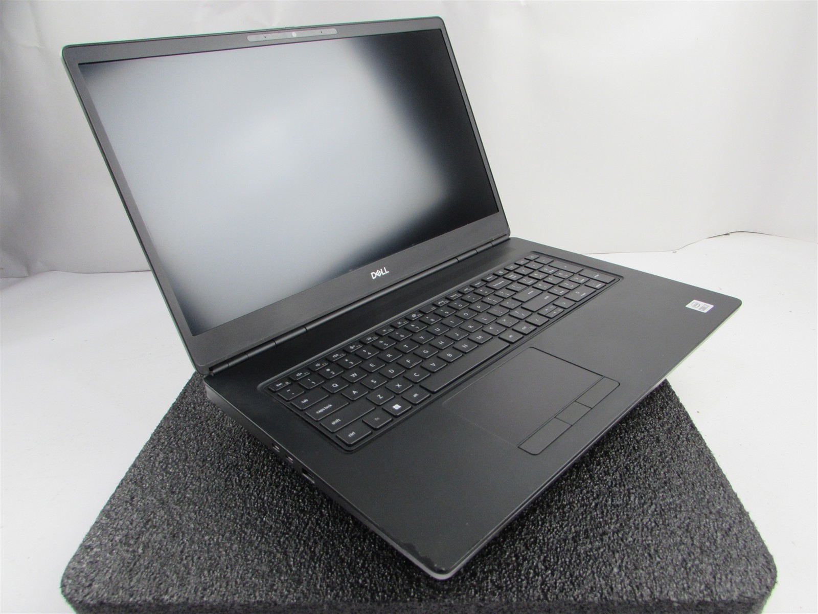 DELL PRECISION 7750 1920X1080 I7-10850H 1TB 32GB RAM RTX 3000 WIN 11 PRO NO BATT