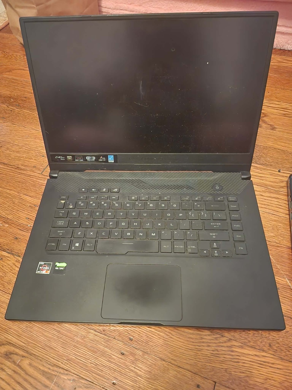 ASUS ROG Zephyrus G15 15.6 inch (AMD Ryzen 7, RTX 2060 16gb) – HARDDRIVE REMOVED