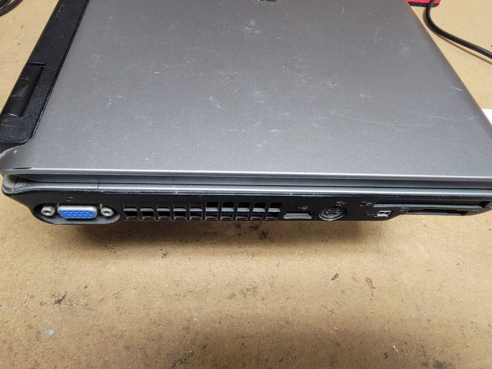 TOSHIBA TECRA A6 – Intel Centrino 1GB RAM NO HDD – NO BATTERY – PARTS OR REPAIR