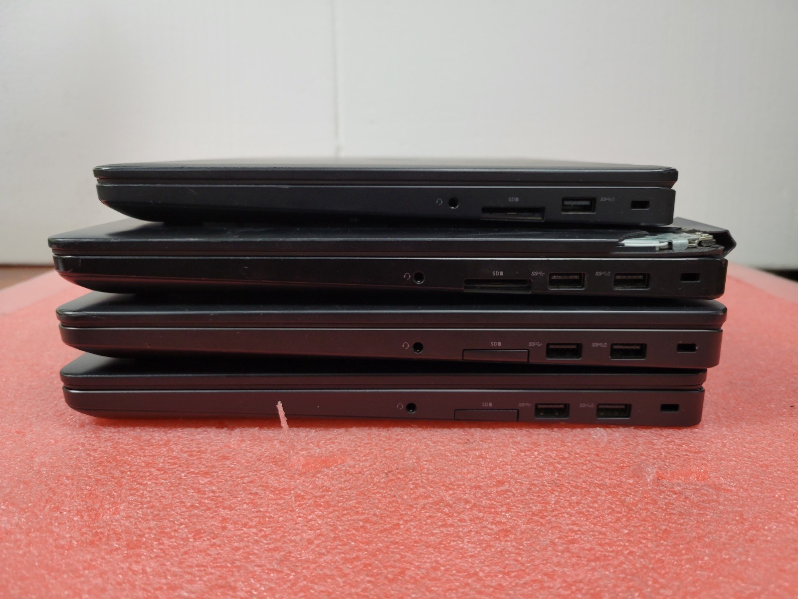 (Lot of 4) Dell Latitude Mixed Models Intel Core i5 *AS IS/NO HDD/READ* | C806DS