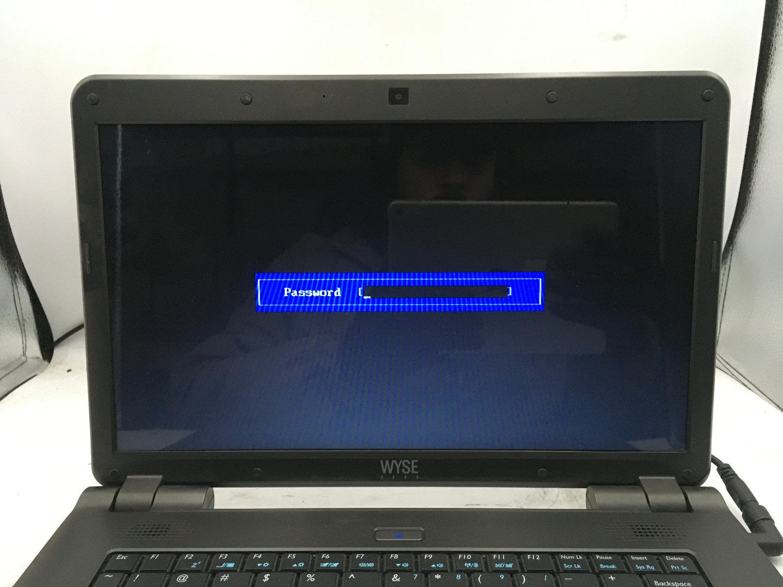 WYSE XN0M LAPTOP – FOR PARTS/LOCKED BIOS – AMD G-T56N – 4GB RAM – READ DESC – BB