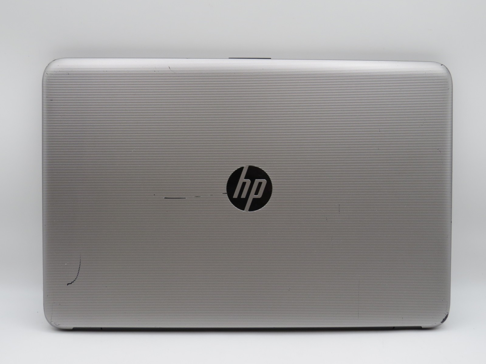 HP 15 ay011nr | i5-6200U @ 2.3GHz | 8GB DDR4 | 238GB 2.5″ SATA SSD | 15″ | No OS