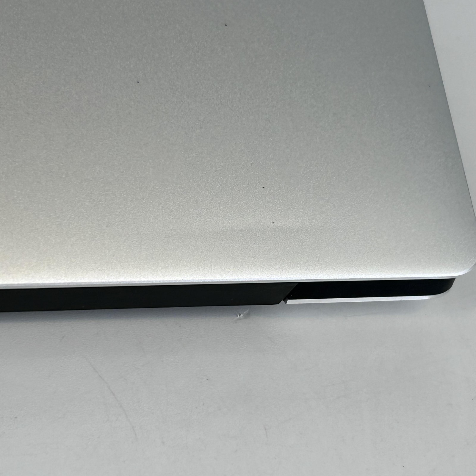 Dell XPS 13 7390 FHD i7-10710U 1.10GHz 16GB RAM 512GB SSD Good