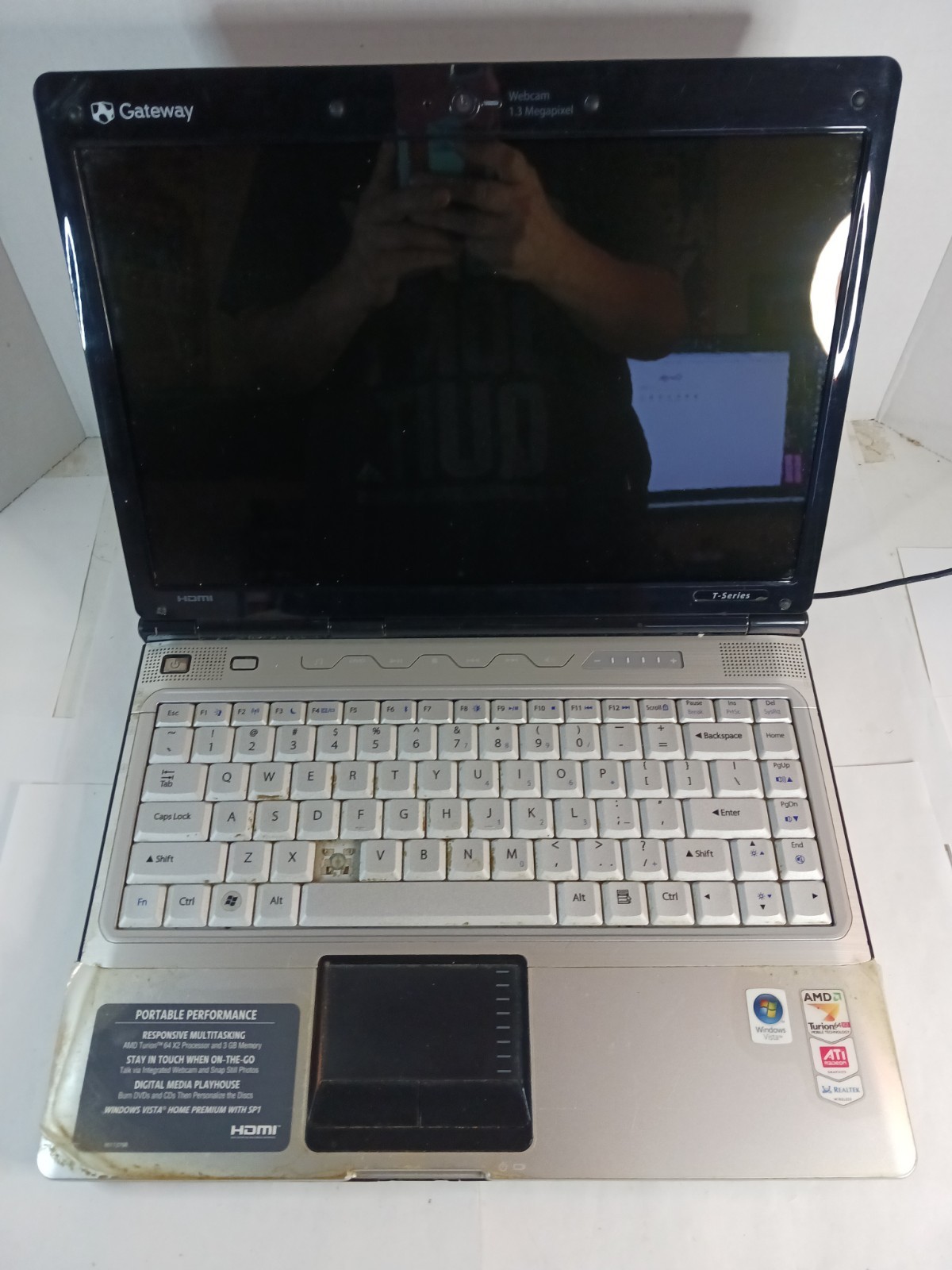 Gateway T-Series W350A 14” Laptop *Needs Repair* + AC Wall Unit/Charger Battery