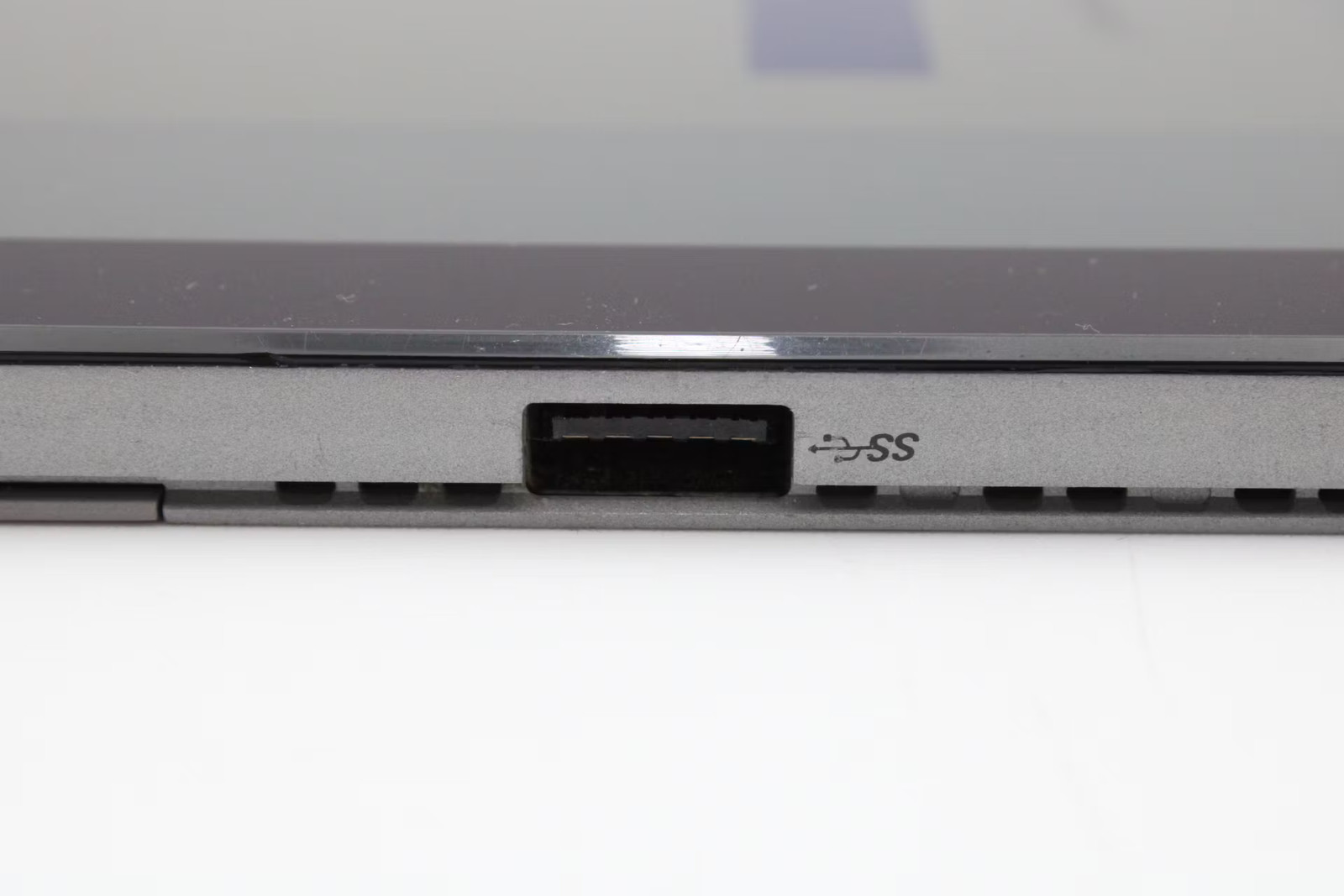 Dell Latitude 7210 2-in-1 Used 12.3″ i5-10310U, 16GB RAM, 256GB NVMe, No Keyb…