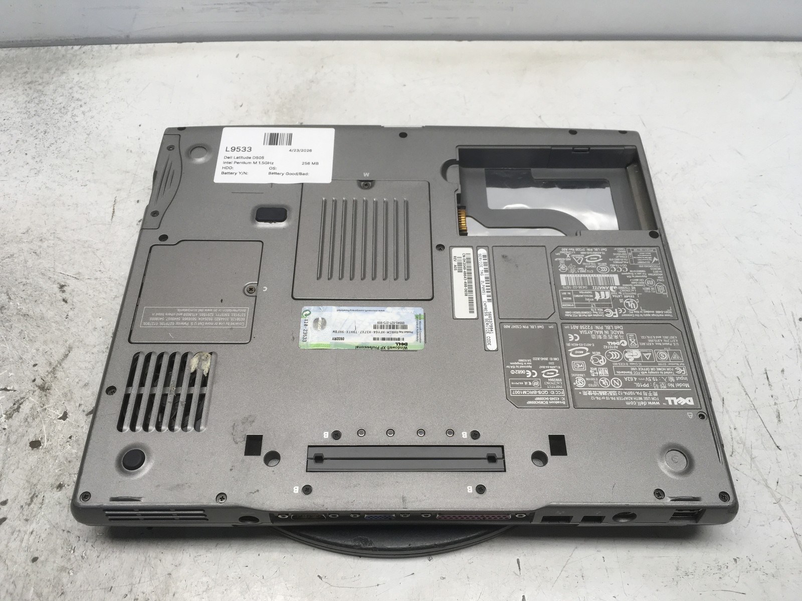 Dell Latitude D505 Intel Pentium M 1.5GHz 256 MB NO HDD No Batt