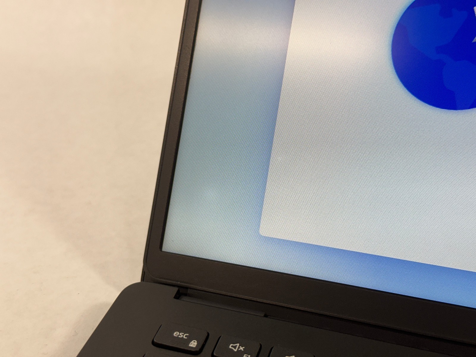 Dell Latitude 3301 13.3″ HD Laptop Core i3-8145U 4GB RAM 256GB SSD Win11 – READ