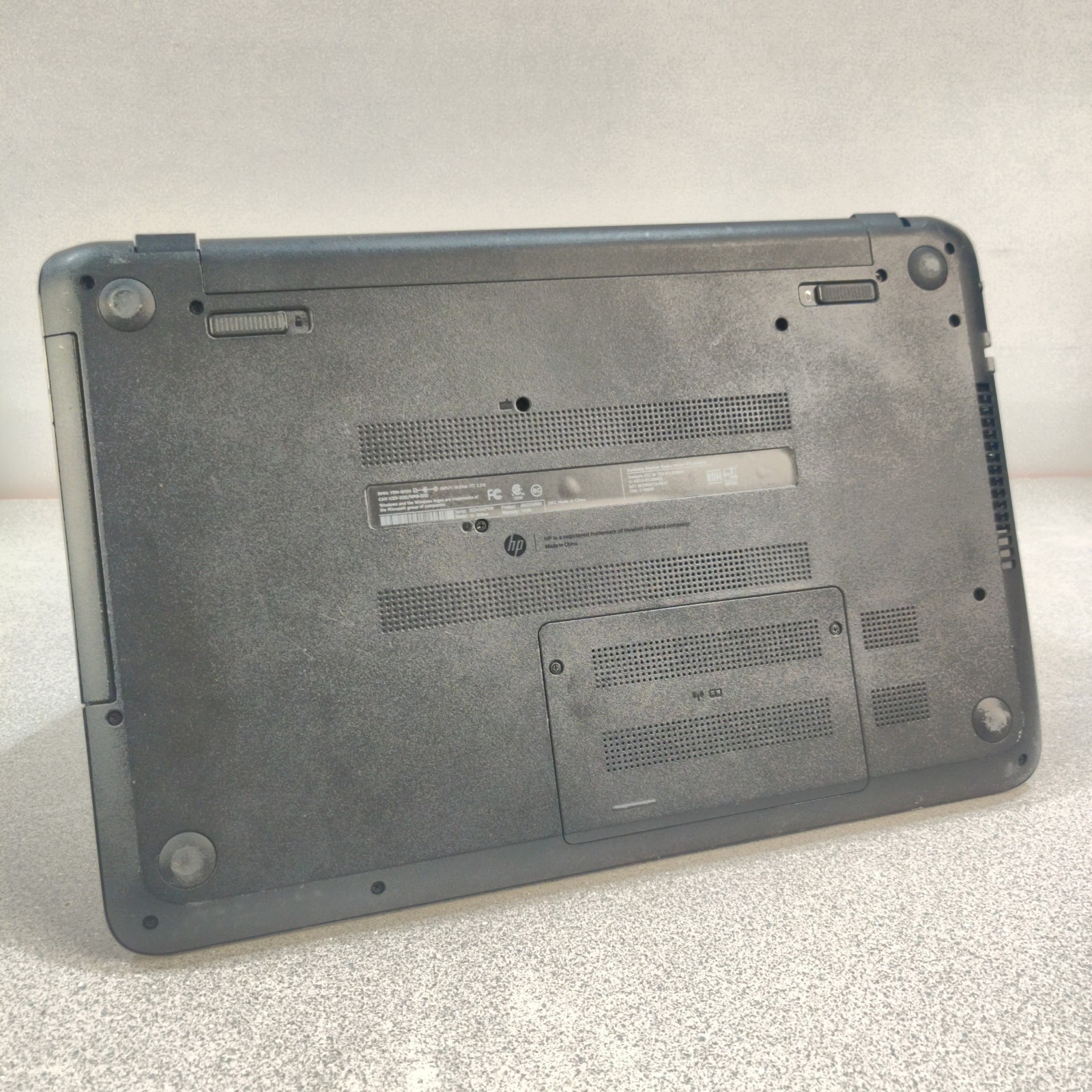 HP 15-f010wm Laptop N2830 2.16 GHZ 4GB RAM 256GB SATA SSD WIN10H NO BATTERY/AC
