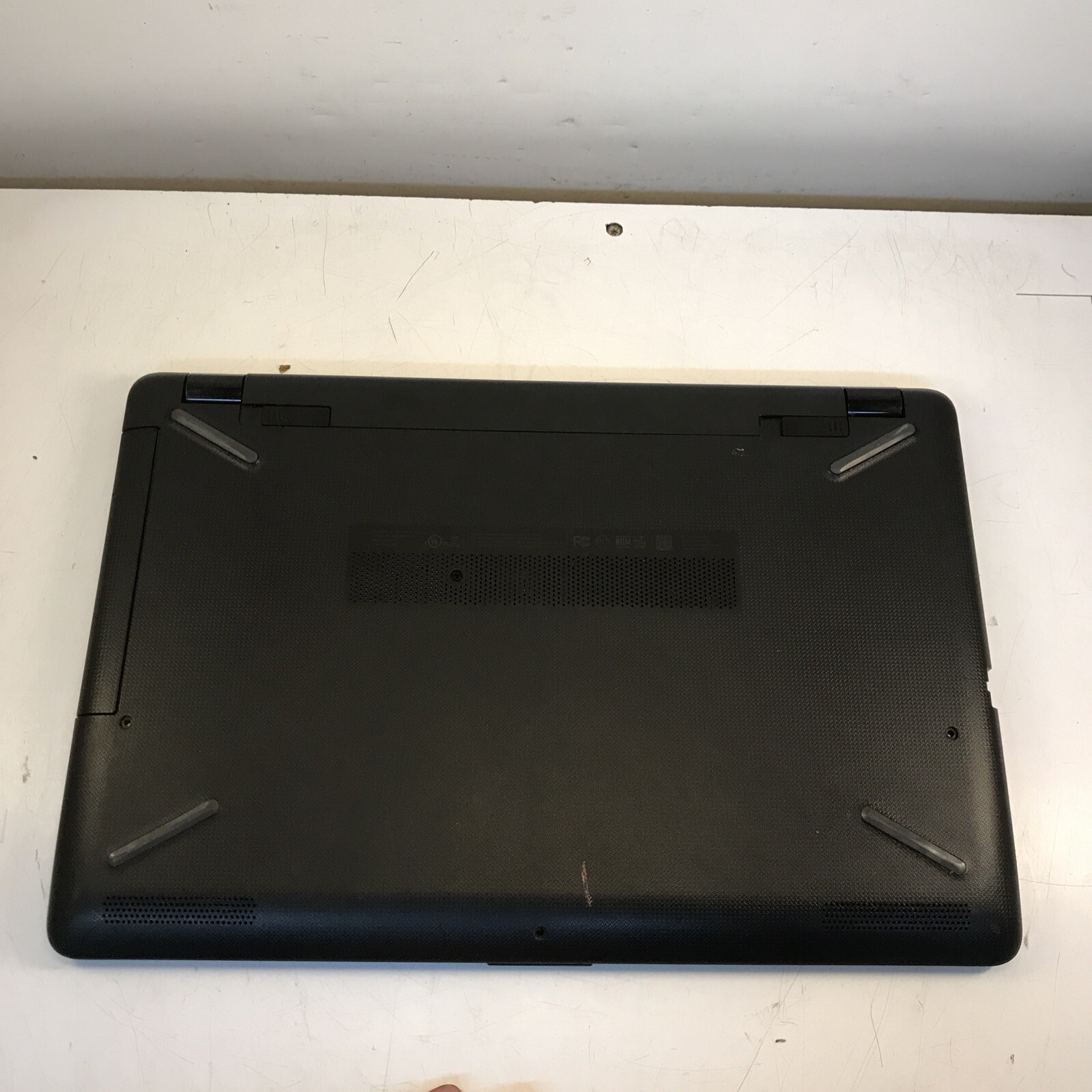 HP PAVILION 15-bs1xx 15-8250U 1.60 GHz, 8GB RAM, NO HDD/OS boot to bios