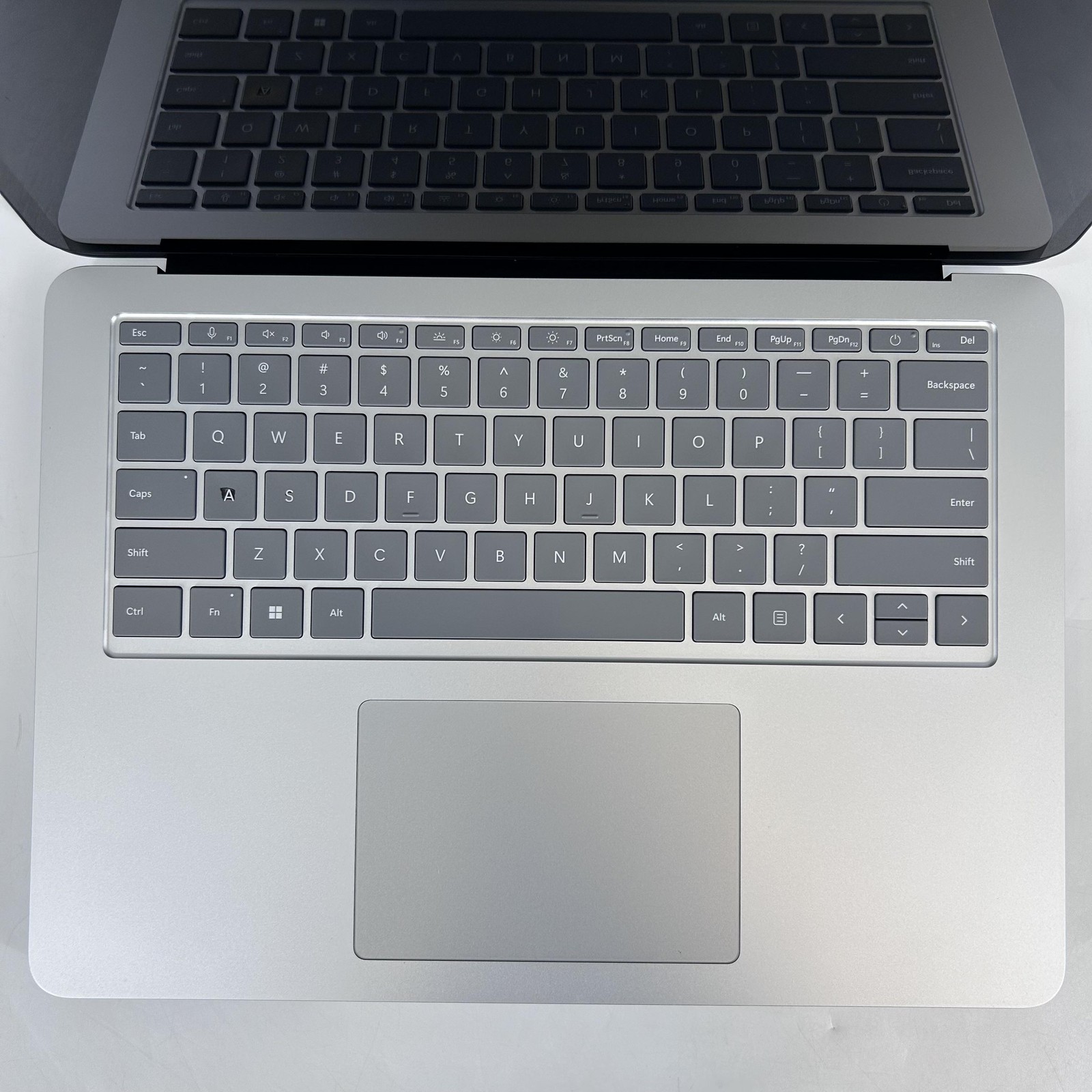 Microsoft Surface Laptop Studio 2 14.4 2K TOUCH i7-13700H 16GB 512GB – WORN KEYS