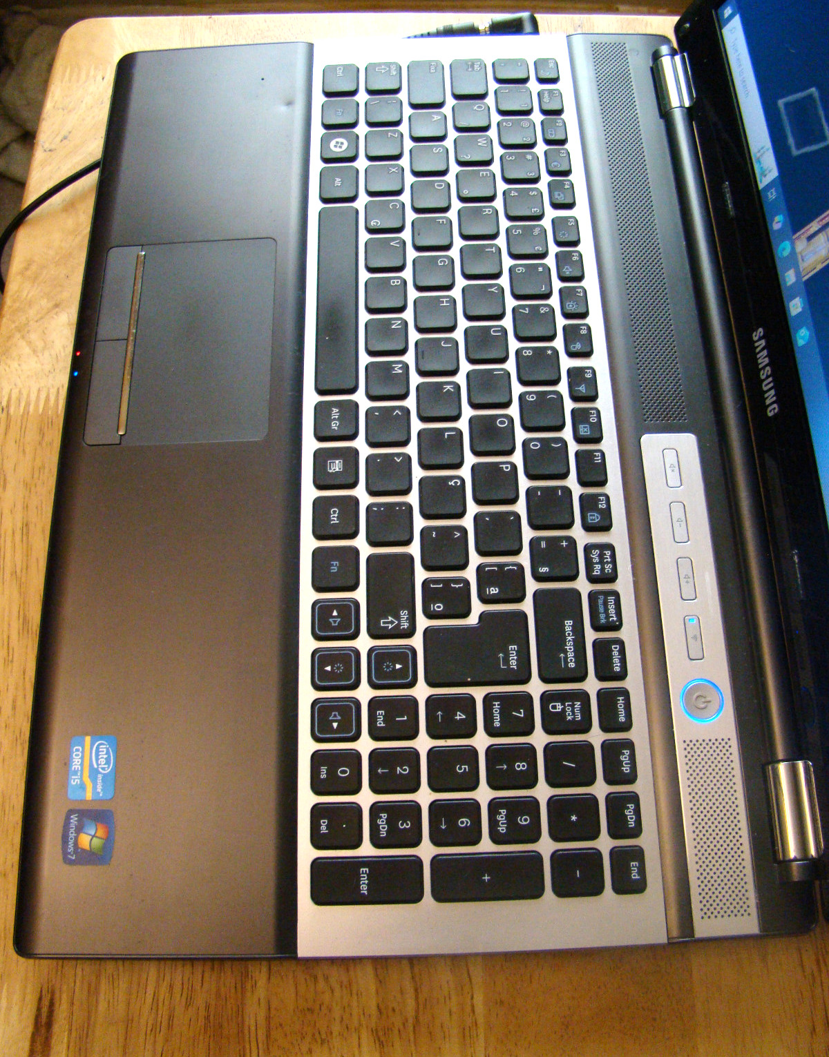 Samsung RF511/Core i5-2450M 2.50ghz/6gb/500gb/Windows 10 Pro/Webcam/BT/Hdmi/15.6