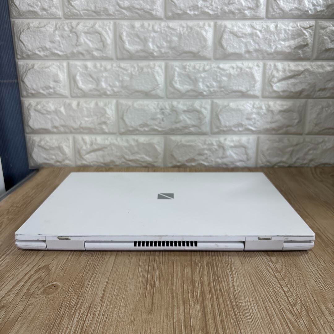NEC LAVIE PC-N153CEAW AMD Ryzen 3 5300U GPU: AMD Radeon(TM) Graphics n83