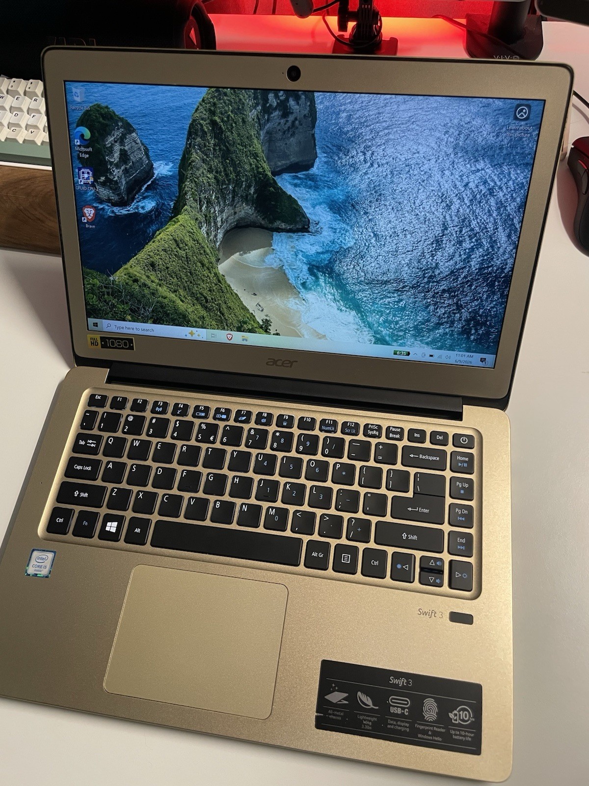 Acer Swift 14” Laptop Intel i5 8GB RAM 256GB SSD Windows 10 FHD