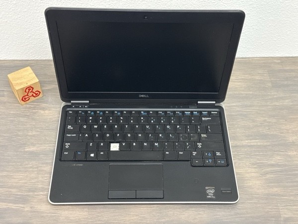 DELL Latitude E7240 Laptop i7-4600 8GB DDR3 RAM NO HDD – For Parts