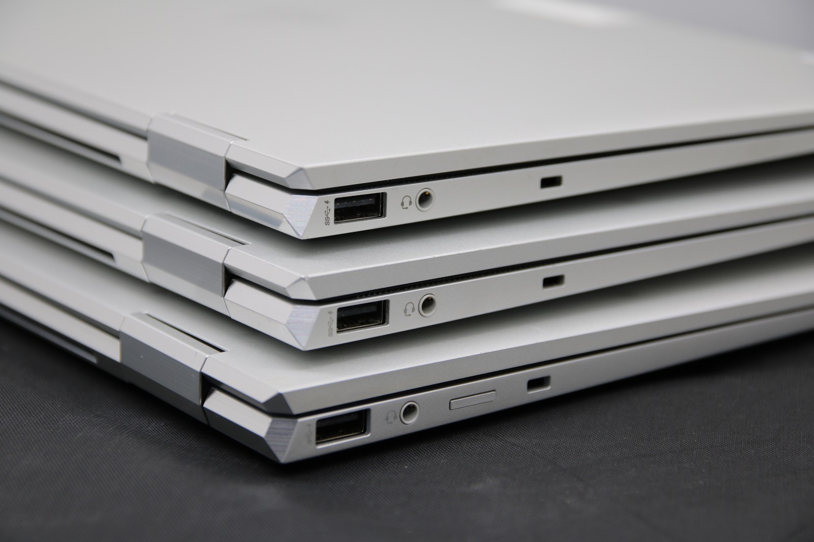 HP EliteBook x360 1040 G8 – i5-1145G7 – 16GB, 256GB, Windows 11 – Lot of 3 +ADP