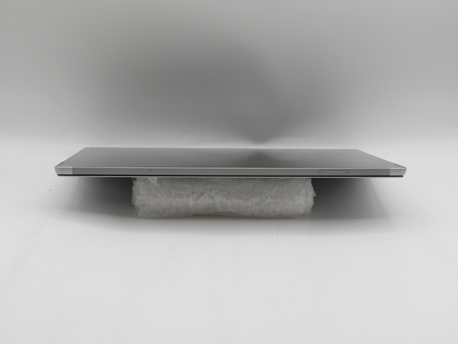 Microsoft Surface Pro 5 | m3-7Y30 @ 1GHz | 4GB DDR3 | 12″ | 128GB HDD | No OS/AC