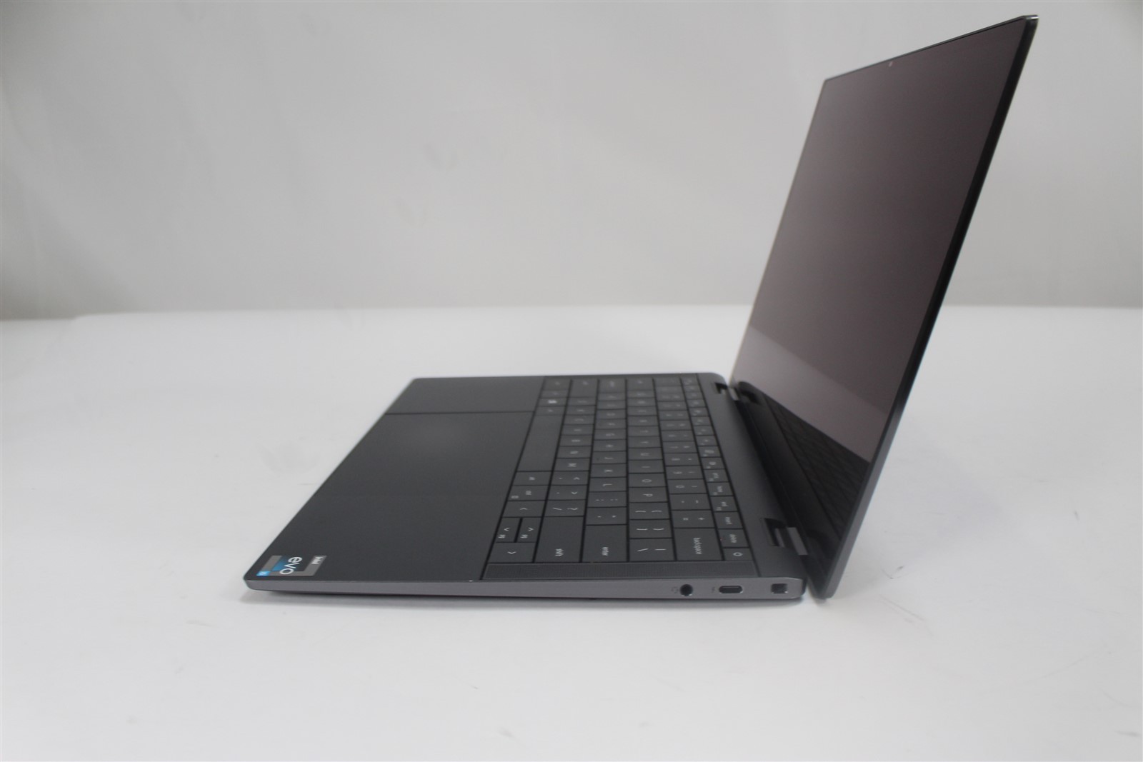 Dell Latitude 9440 2023 14” Core i5-1345U 1.6GHz 16GB 256GB SSD