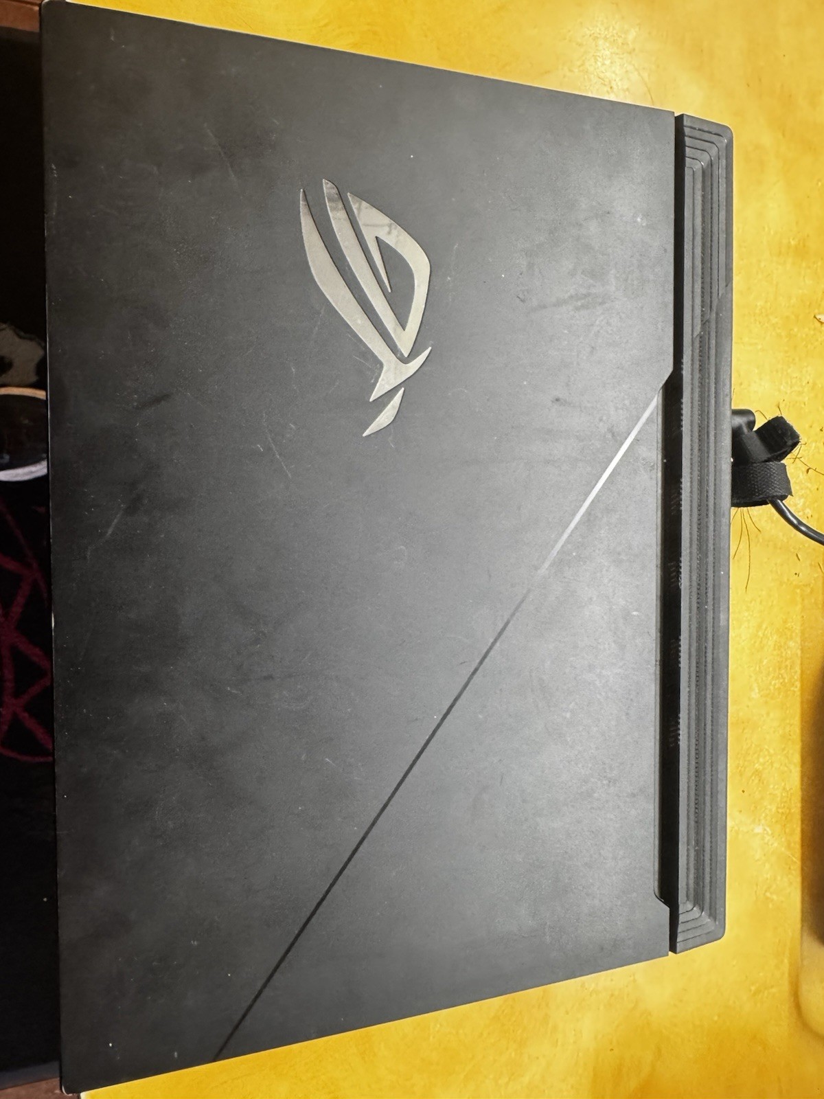 ASUS ROG Strix SCAR 15 15.6″ (1TB SSD, Intel Core i7 10th Gen., 2.3 GHz,…