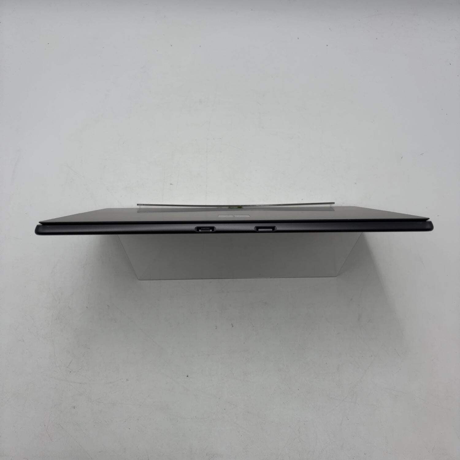 Microsoft Surface Pro 11 13″ Snapdragon X Elite 3.4GHz 16GB RAM 512GB SSD
