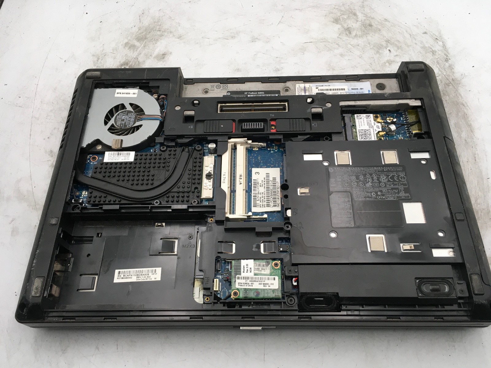 HP PROBOOK 6460B – FOR PARTS/BAD LCD – INTEL I5 2ND GEN – NO ARM -READ DESC – BB