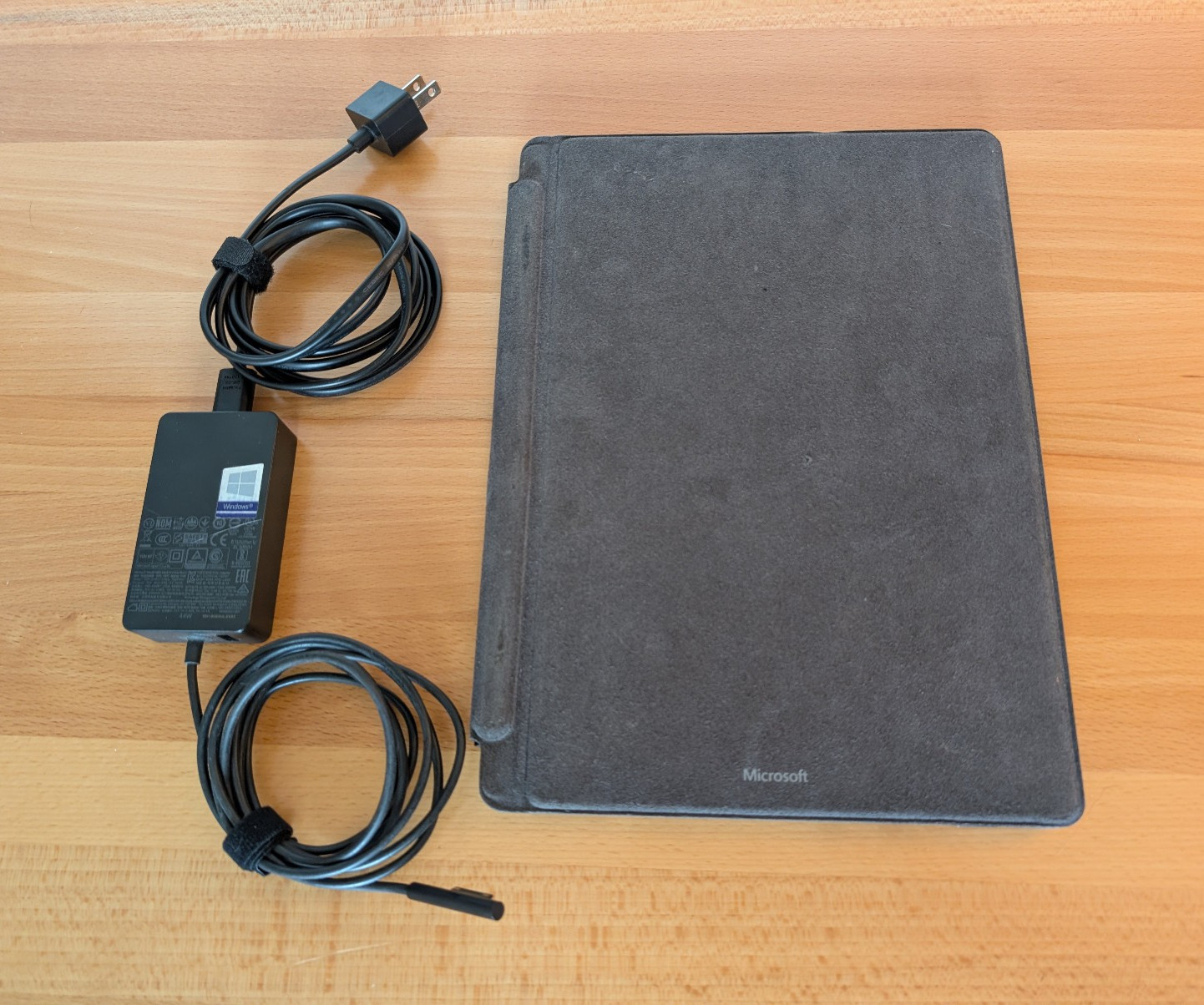 Microsoft Surface Pro 8 I7-1185G7 3.0GHz, 16GB RAM, 512GB SSD, Charger, Keyboard