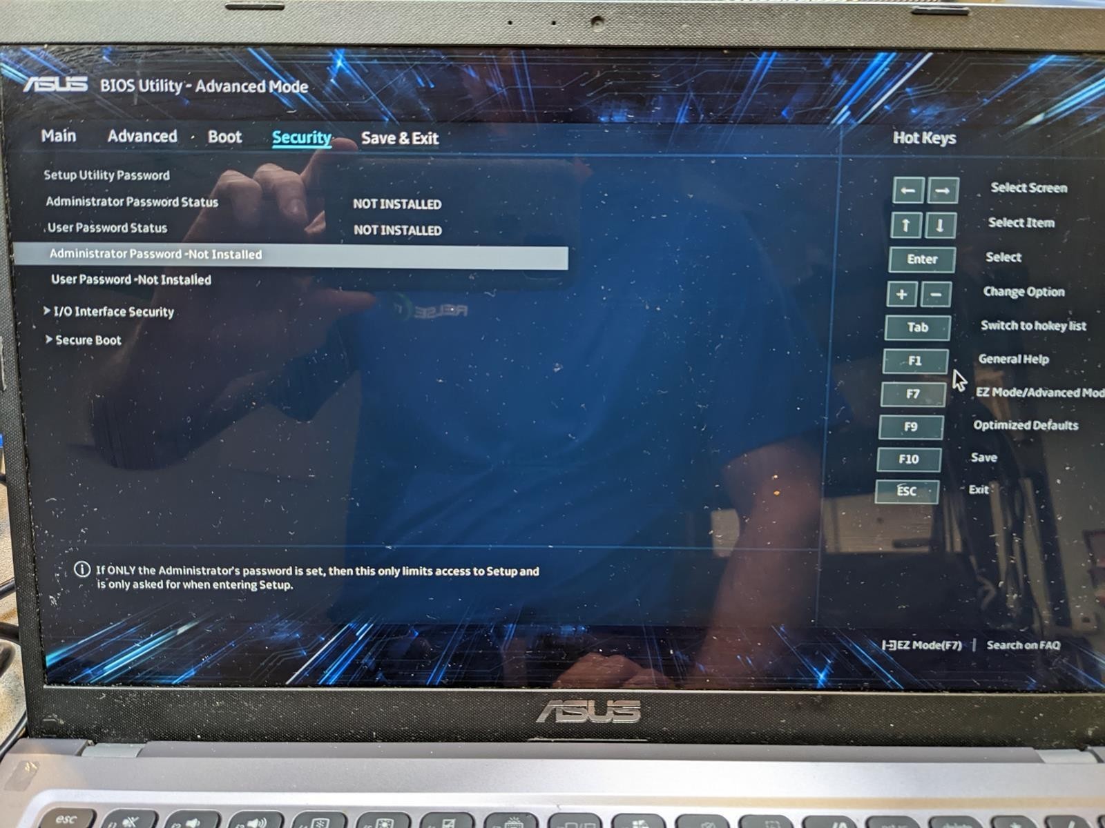 ASUS VIVOBOOK R565E i5-1135G7 @ 2.40GHz, 8GB RAM, NO HDD/OS