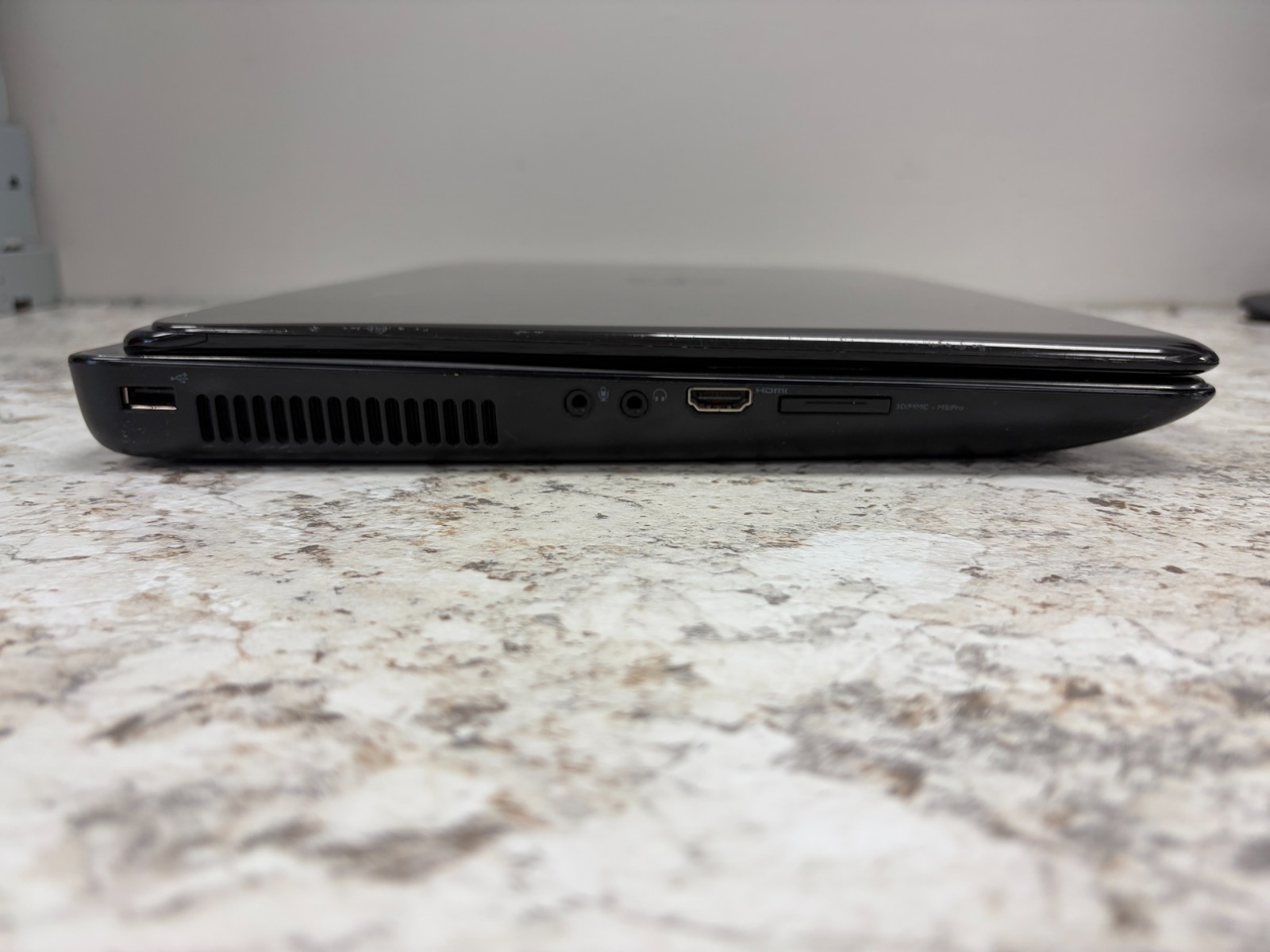 Dell N7010 Core i3 @ 2.4 GHz, 4GB, 230GB SSD, Win7 Pro, Bad Battery, No Charger