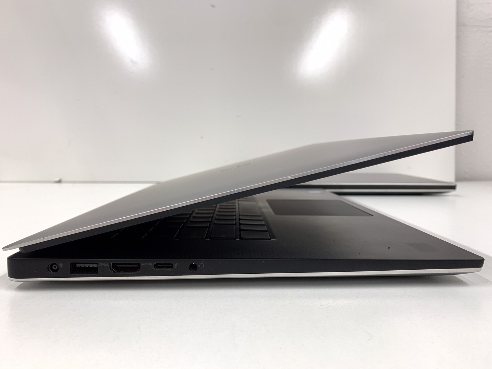 Dell Precision 5520 Core i5-7440HQ @ 2.80GHz | 16GB RAM, NO SSD | #T378