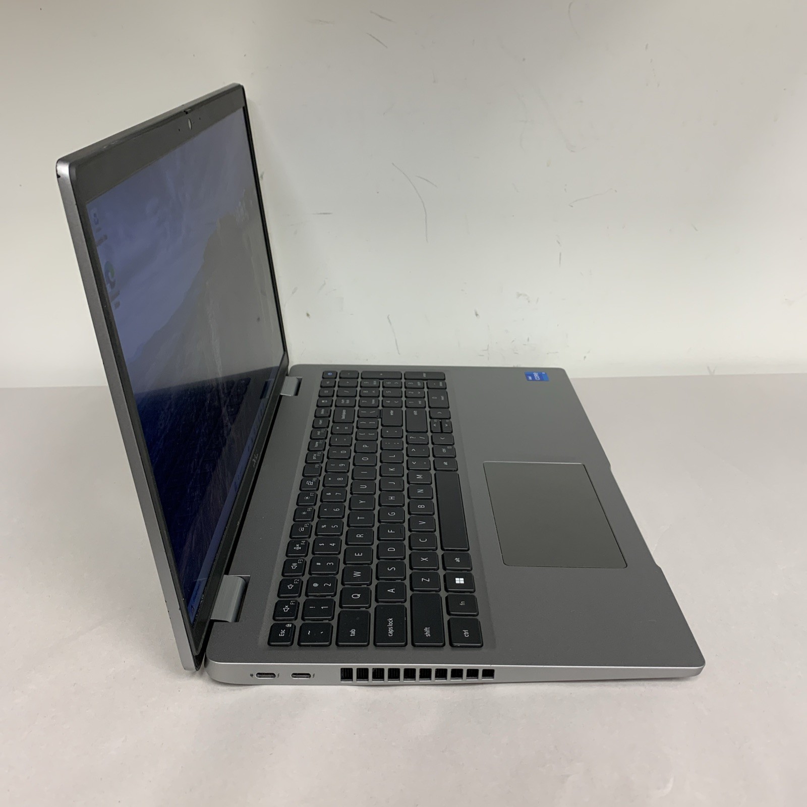 Dell Latitude 5530 15.6″ i5-1235U 16GB RAM 256GB SSD Win11 Pro