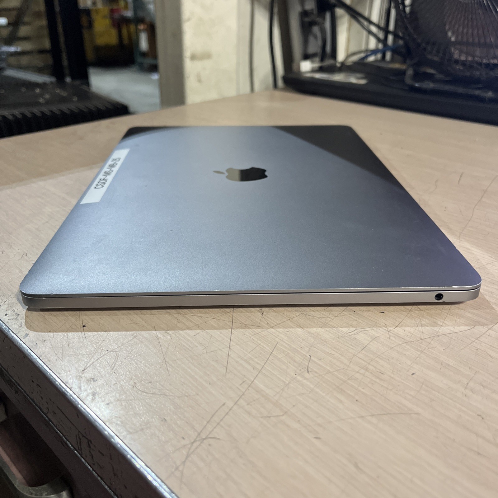 APPLE MACBOOK PRO 13″ MID-2017 CORE I5-7360U 2.3GHZ 8GB RAM NO HD ;