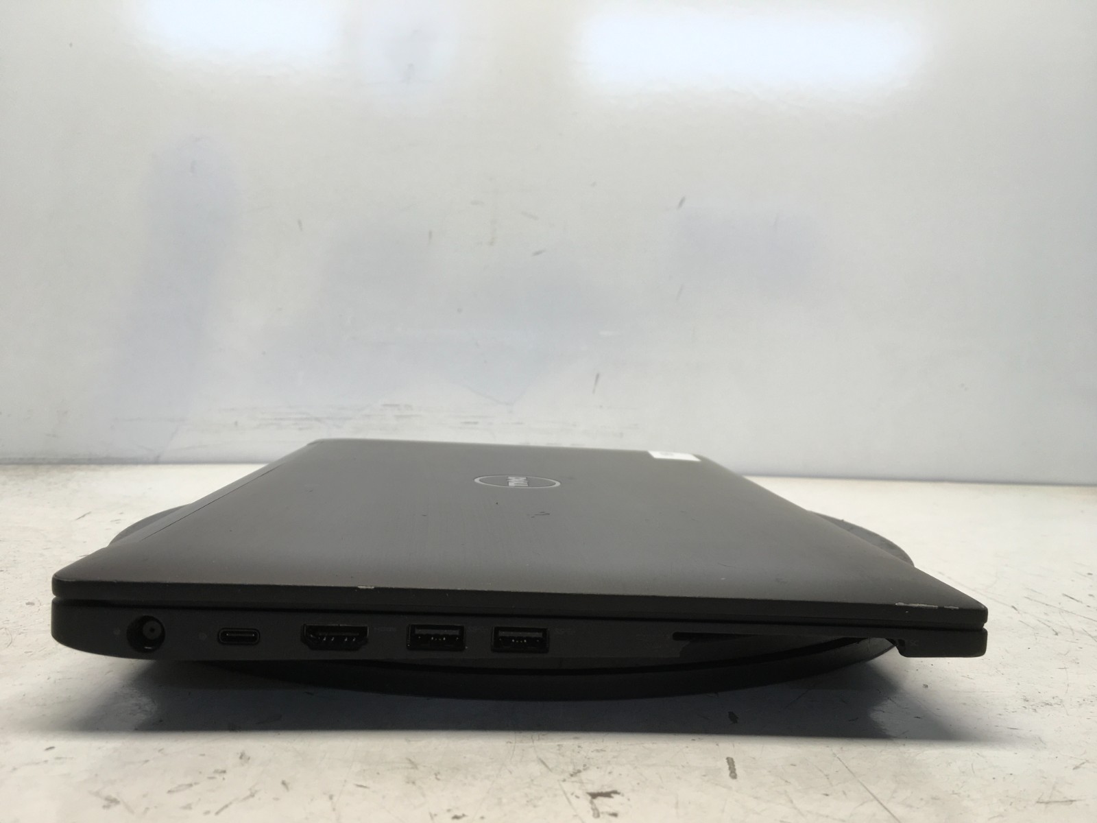 Dell Latitude Intel i5-7th Gen No RAM NO HDD